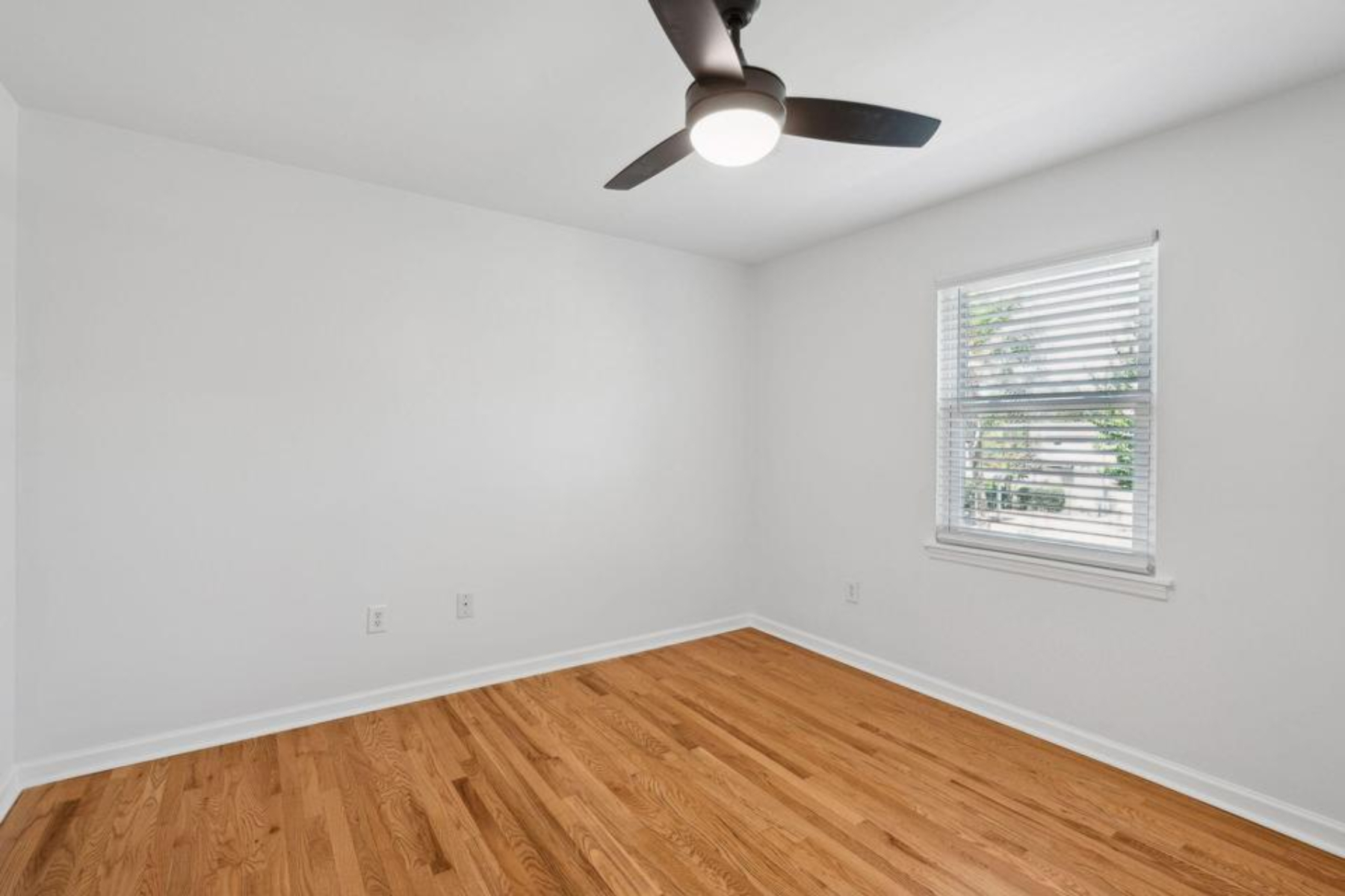  415 Parkdale Drive 8E - 物件實景