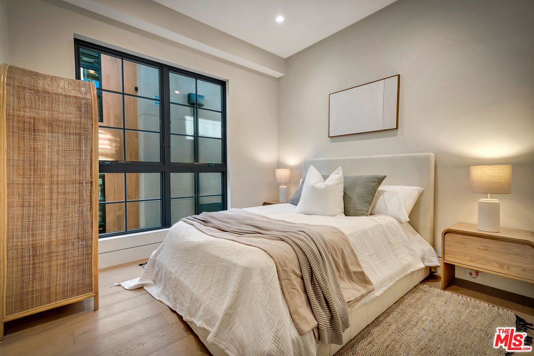 West Hollywood, California, 90069, United States, 3 Bedrooms Bedrooms, ,3 BathroomsBathrooms,Residential,For Sale,1999893