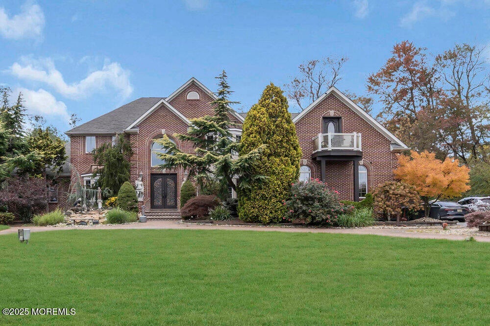 Manalapan, New Jersey, 07726, United States, 5 Bedrooms Bedrooms, ,5 BathroomsBathrooms,Residential,For Sale,1980978