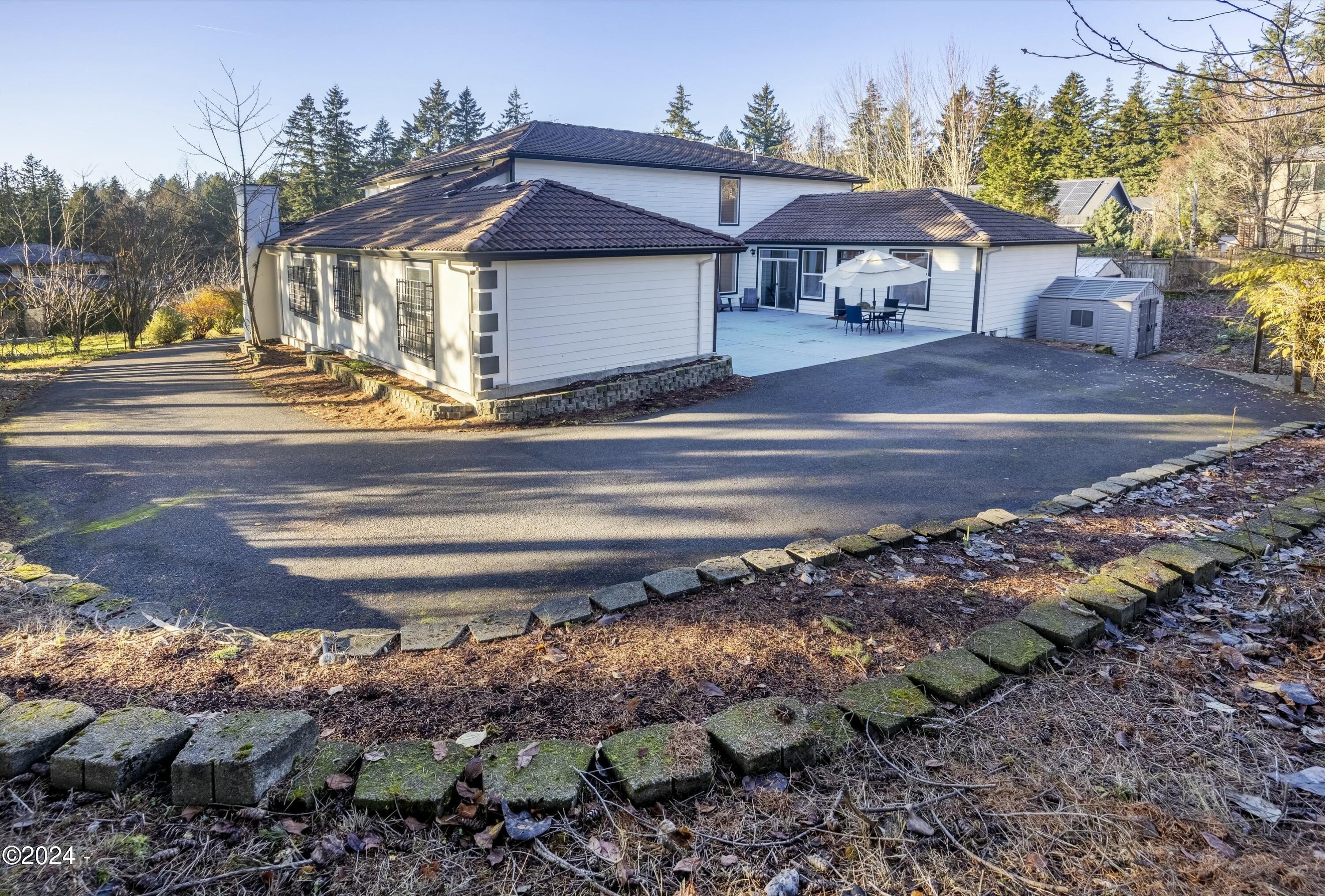 12989 SE Mountain Gate, Happy Valley, Oregon, 97086, United States, 4 Bedrooms Bedrooms, ,5 BathroomsBathrooms,Residential,For Sale,12989 SE Mountain Gate,1668514