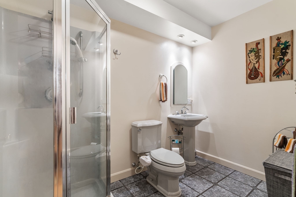 Dartmouth, Massachusetts, 02748, United States, 4 Bedrooms Bedrooms, ,5 BathroomsBathrooms,Residential,For Sale,1804172