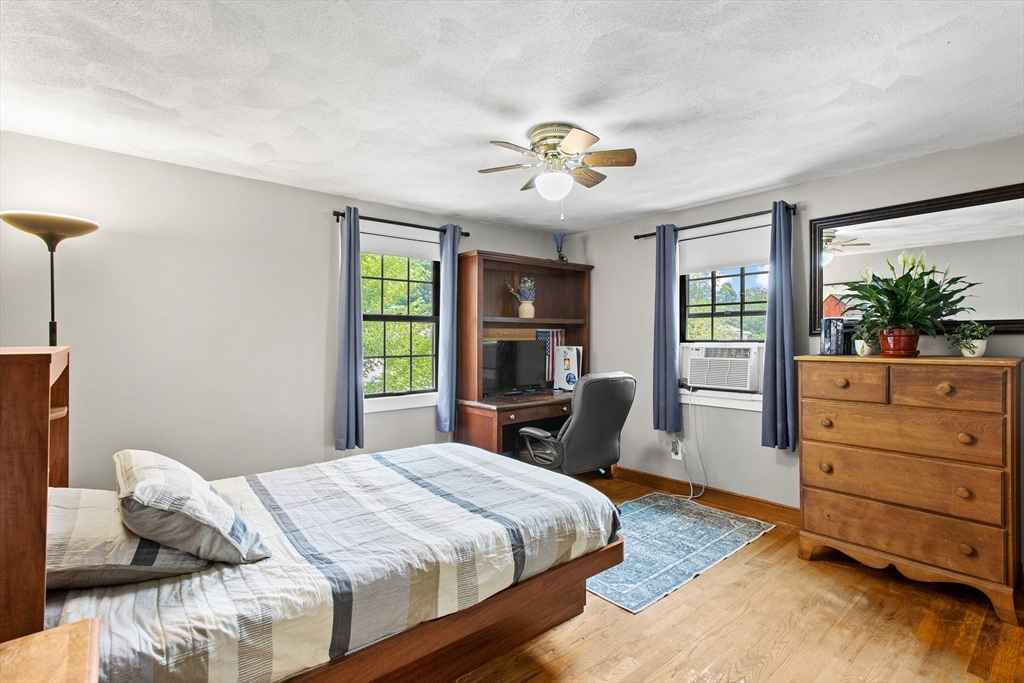 Waltham, Massachusetts, 02451, United States, 4 Bedrooms Bedrooms, ,2 BathroomsBathrooms,Residential,For Sale,1914074