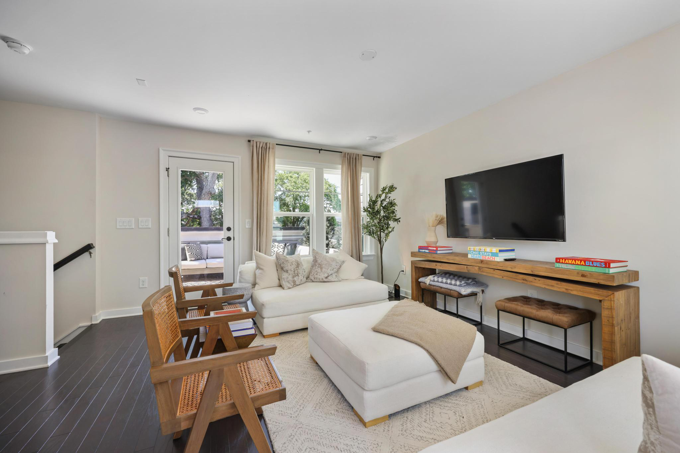  Meticulously Maintained Three Bedroom Townhome in Atlanta