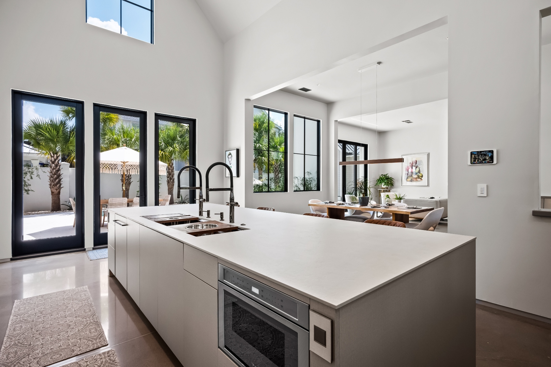  700 Stucco Lane, Mount Pleasant - 物件實景