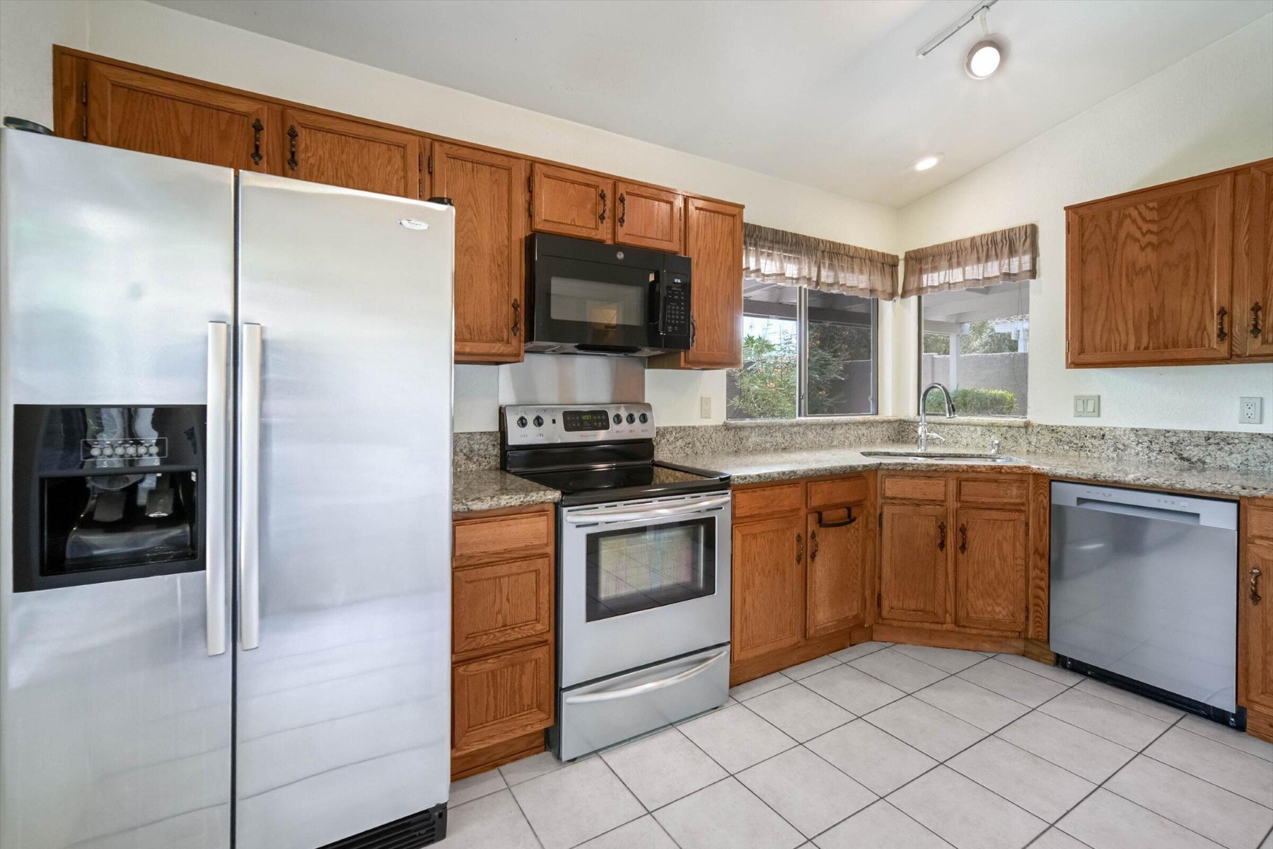  3510 E Hampton Avenue  Mesa, AZ - 物件實景