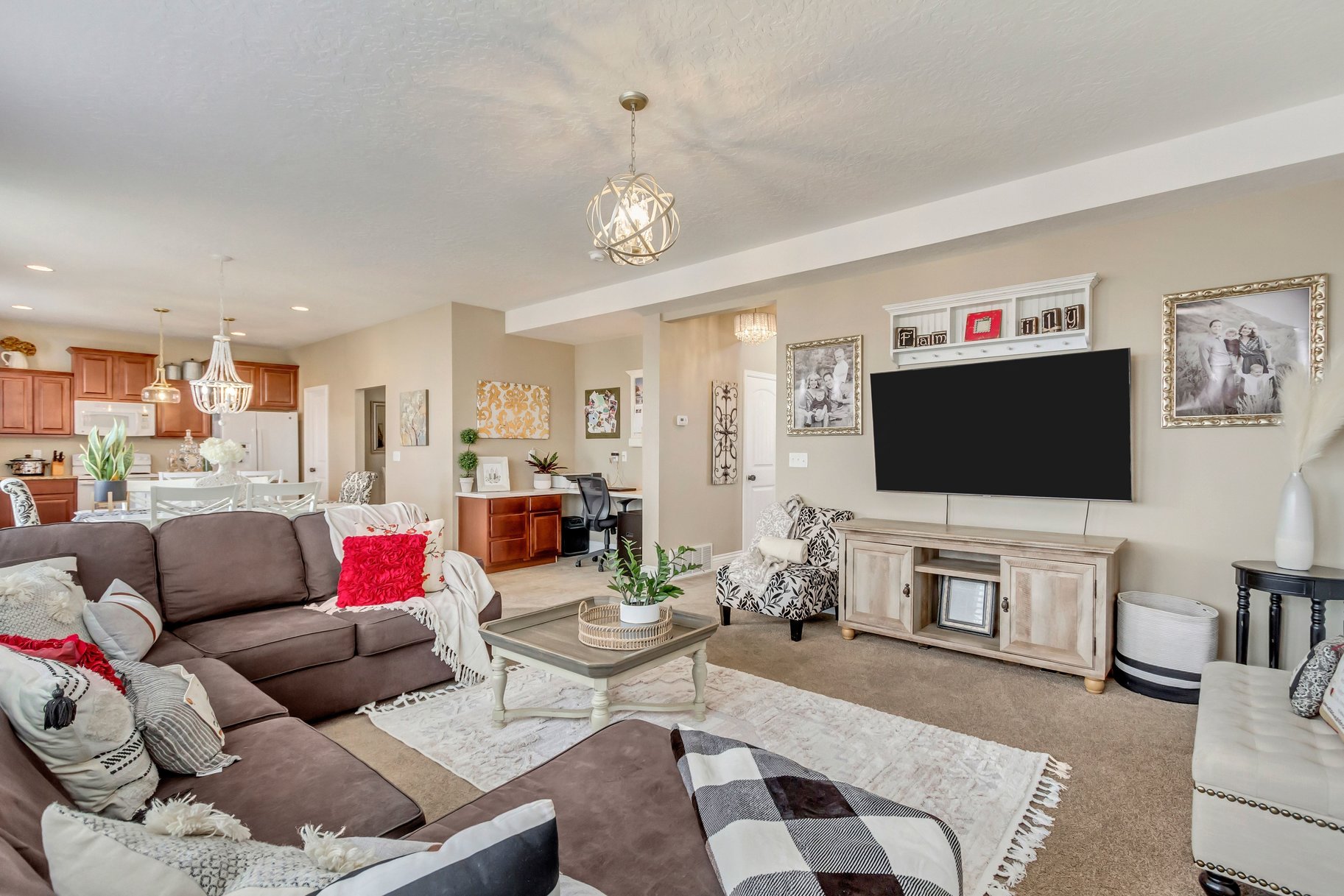  Stunning Views, Walkout Basement - 物件實景