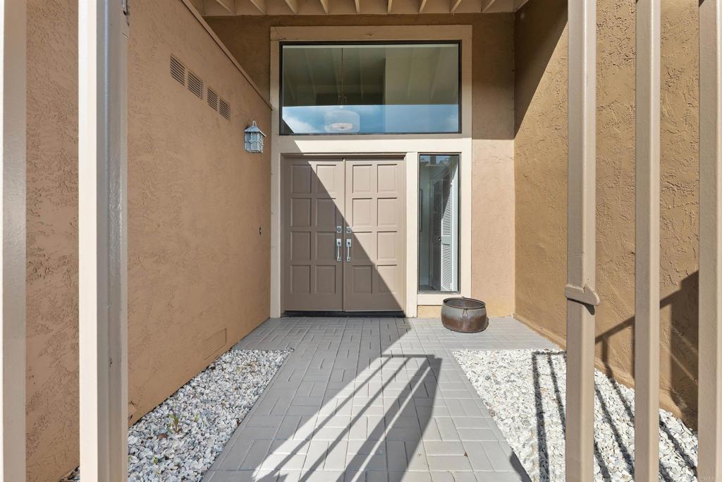 La Jolla, California, 92037, United States, 2 Bedrooms Bedrooms, ,3 BathroomsBathrooms,Residential,For Sale,1938534