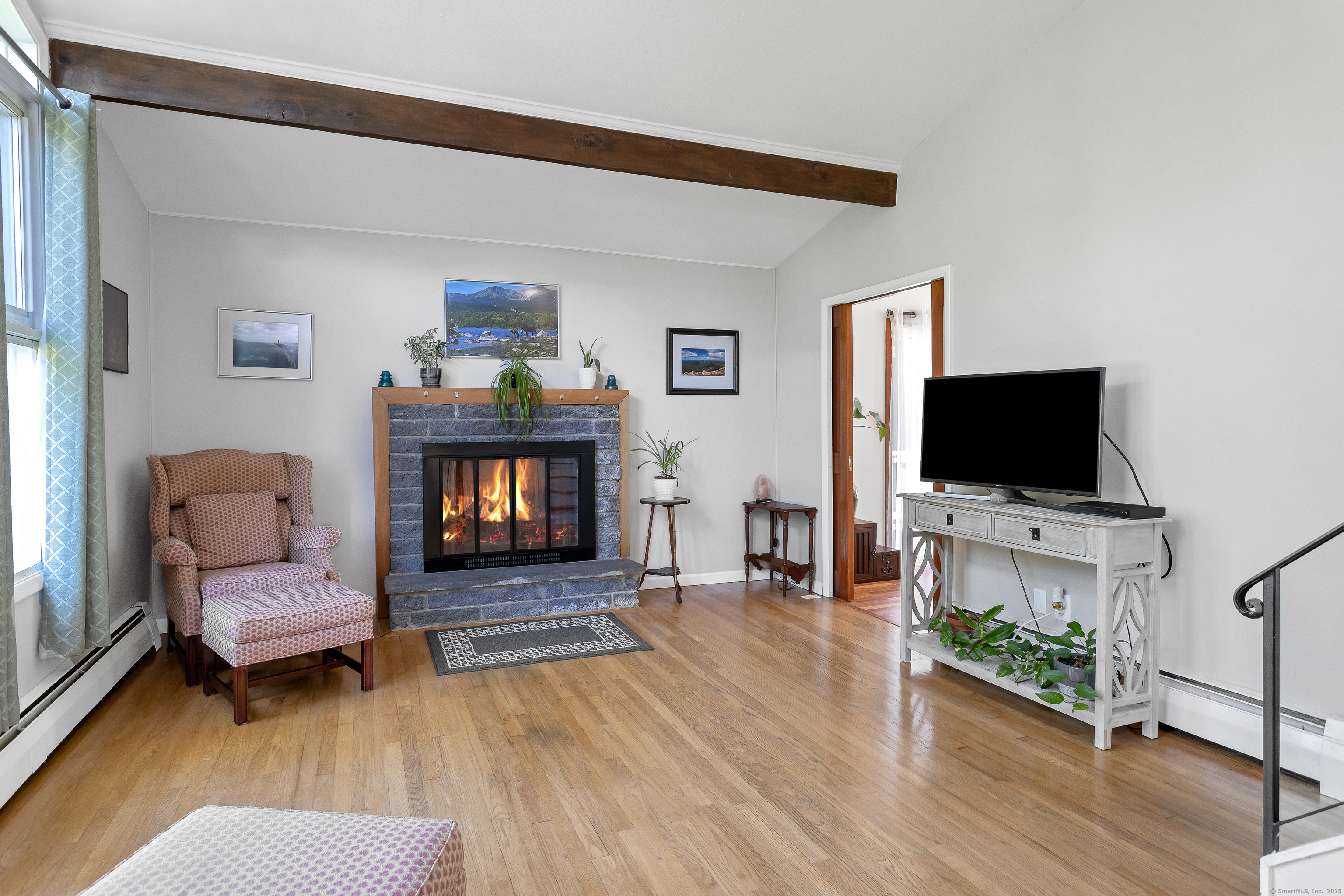 Brookfield, Connecticut, 06804, United States, 3 Bedrooms Bedrooms, ,2 BathroomsBathrooms,Residential,For Sale,1934306