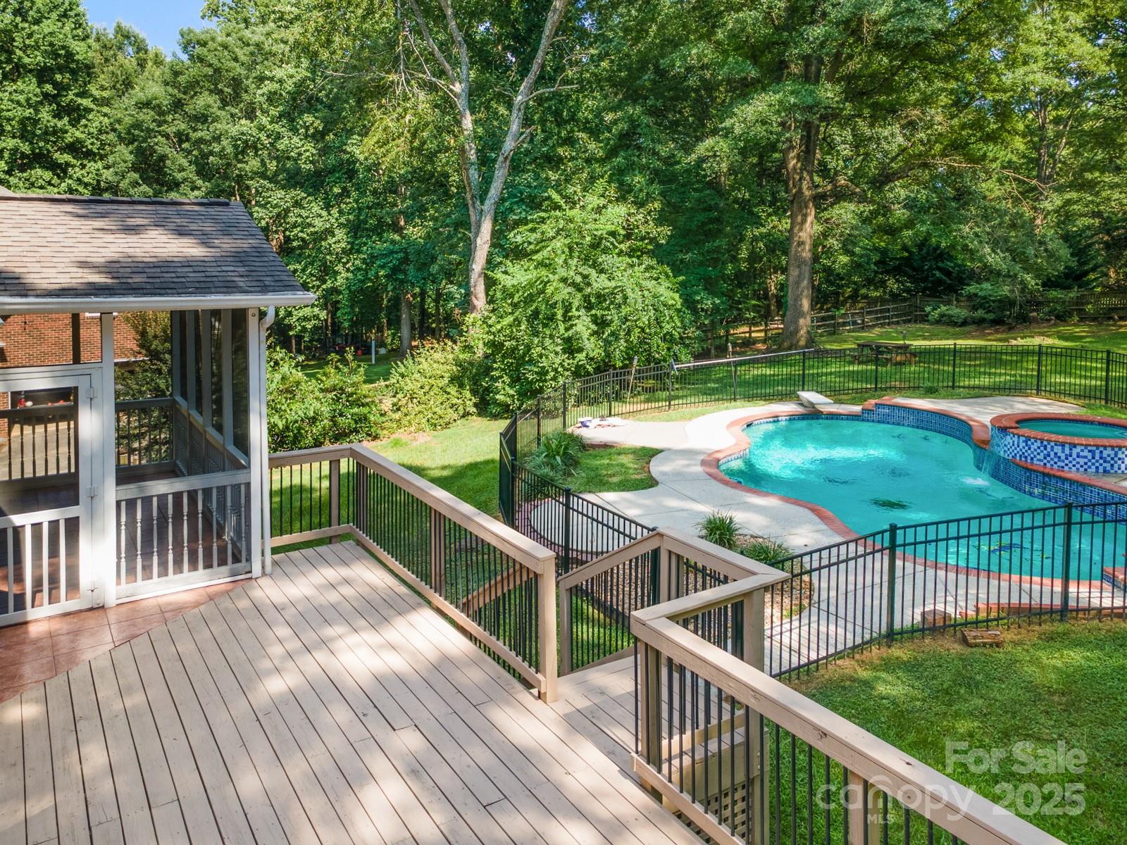 Matthews, North Carolina, 28104, United States, 4 Bedrooms Bedrooms, ,3 BathroomsBathrooms,Residential,For Sale,1876252