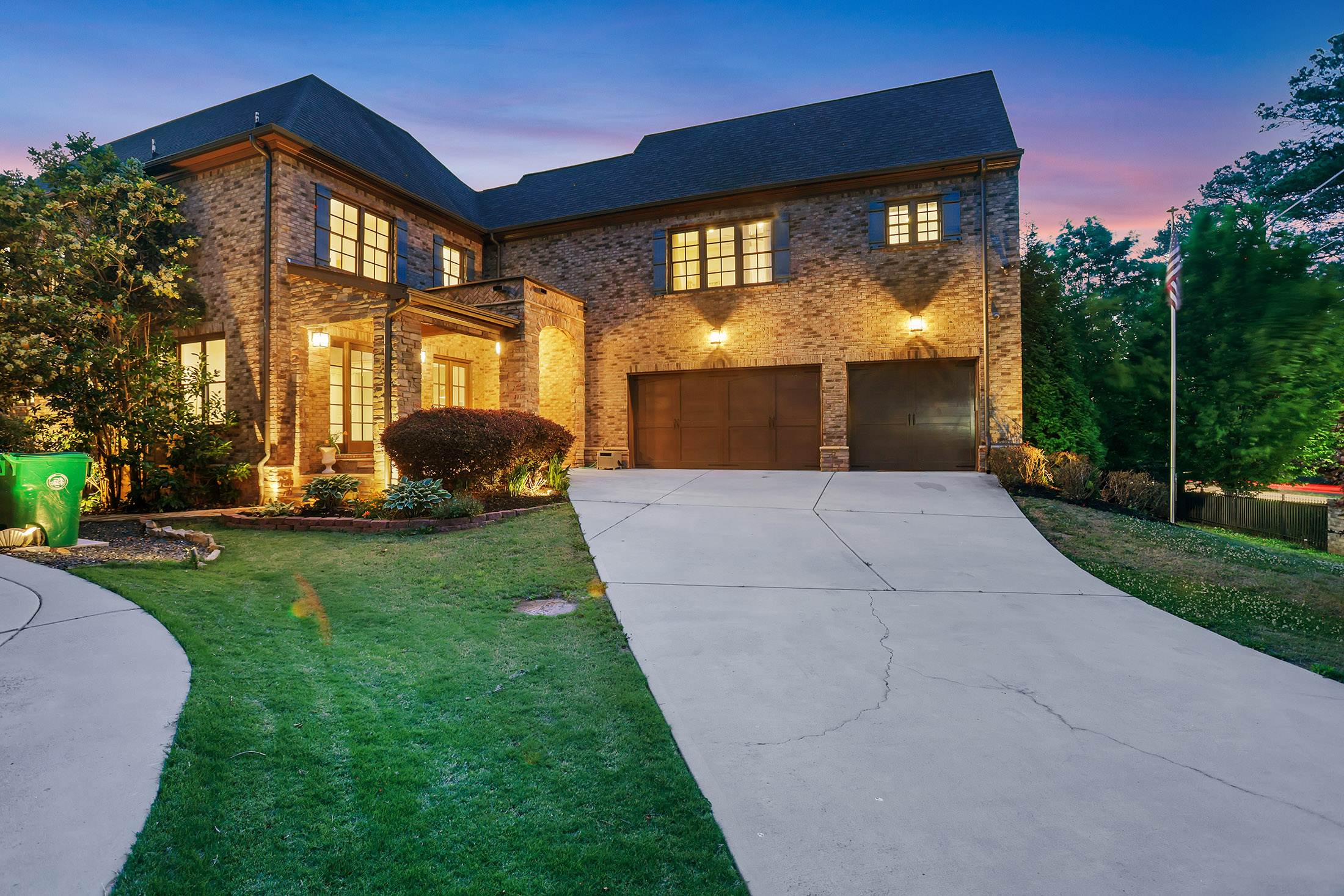  Sophisticated Brick Residence in Coveted Brookhaven Location - 物件實景
