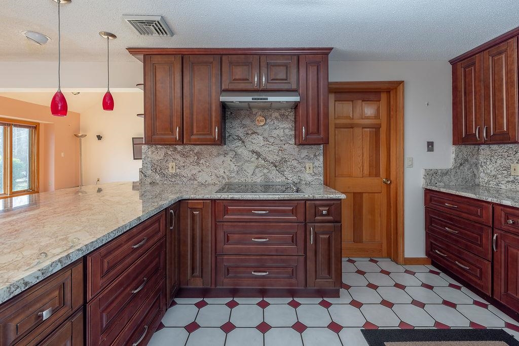 Bow, New Hampshire, 03304, United States, 4 Bedrooms Bedrooms, ,6 BathroomsBathrooms,Residential,For Sale,1989692