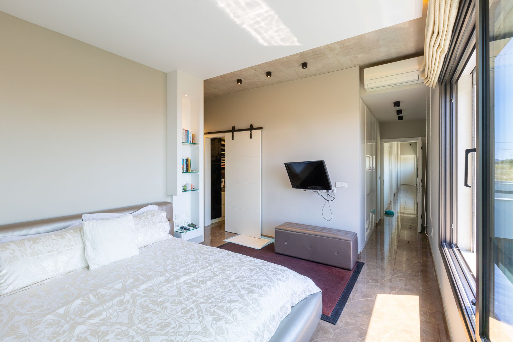  Contemporary 4-Bedroom Villa with Private Pool in Agios Athanasios, Limassol - 物件實景