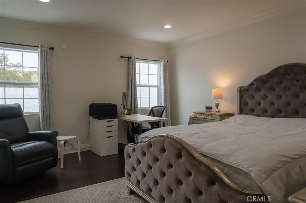 Los Angeles, California, 90043, United States, 3 Bedrooms Bedrooms, ,2 BathroomsBathrooms,Residential,For Sale,1981905