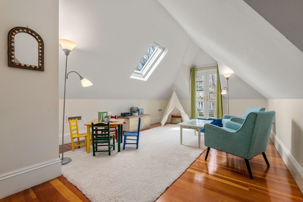 Cambridge, Massachusetts, 02138, United States, 6 Bedrooms Bedrooms, ,5 BathroomsBathrooms,Residential,For Sale,1766513