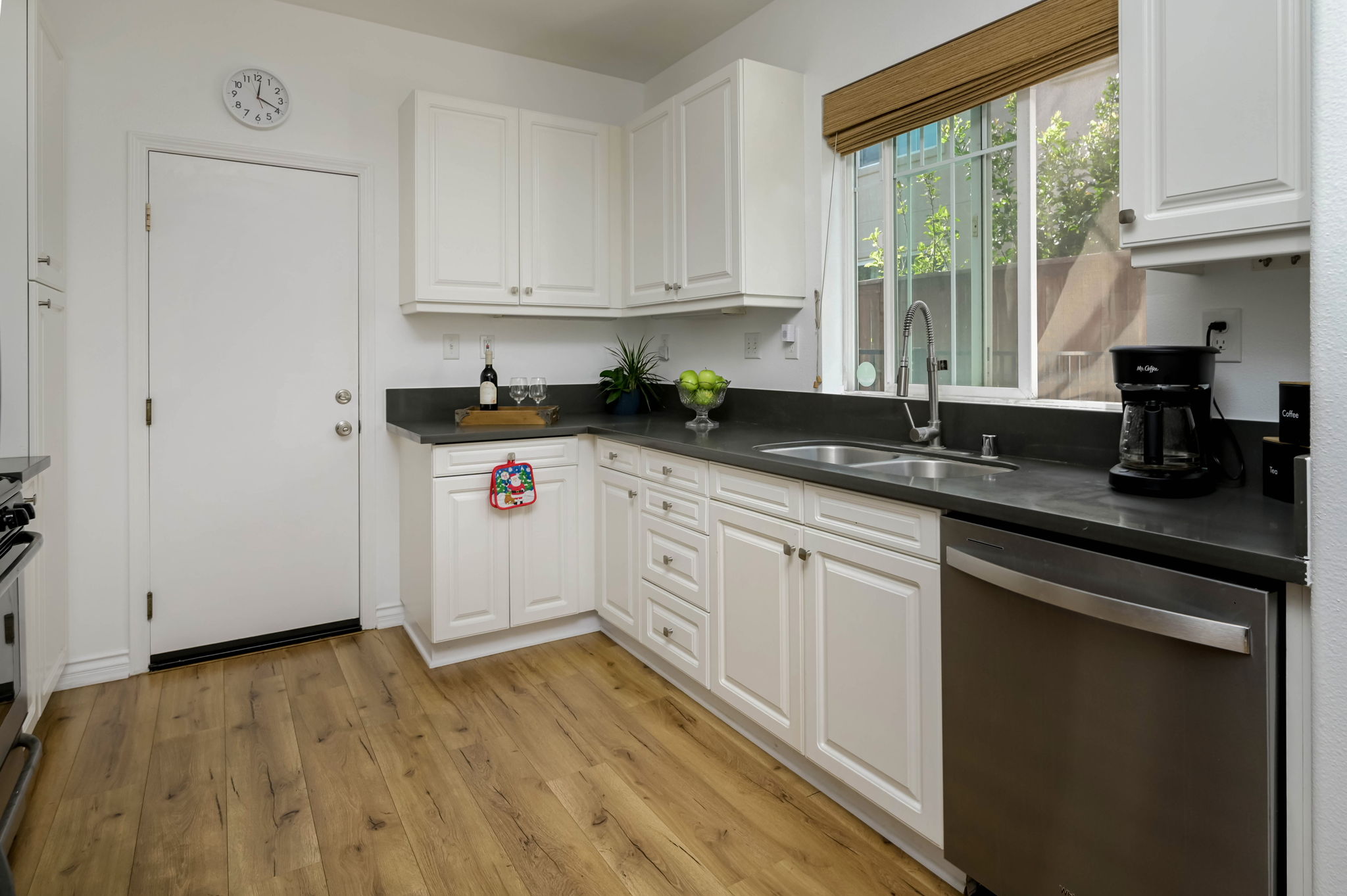 Carson, California, 90745, United States, 3 Bedrooms Bedrooms, ,3 BathroomsBathrooms,Residential,For Sale,2001488