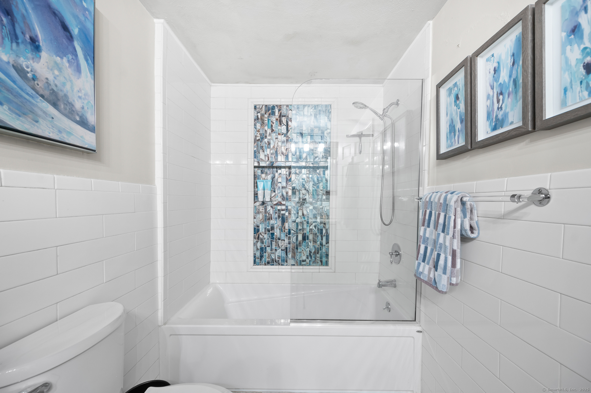 Manchester, Connecticut, 06040, United States, 4 Bedrooms Bedrooms, ,4 BathroomsBathrooms,Residential,For Sale,1988366