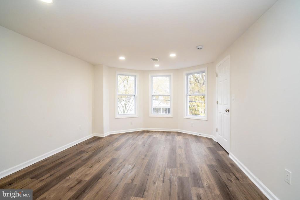 Hightstown, New Jersey, 08520, United States, 7 Bedrooms Bedrooms, ,5 BathroomsBathrooms,Residential,For Sale,1938166