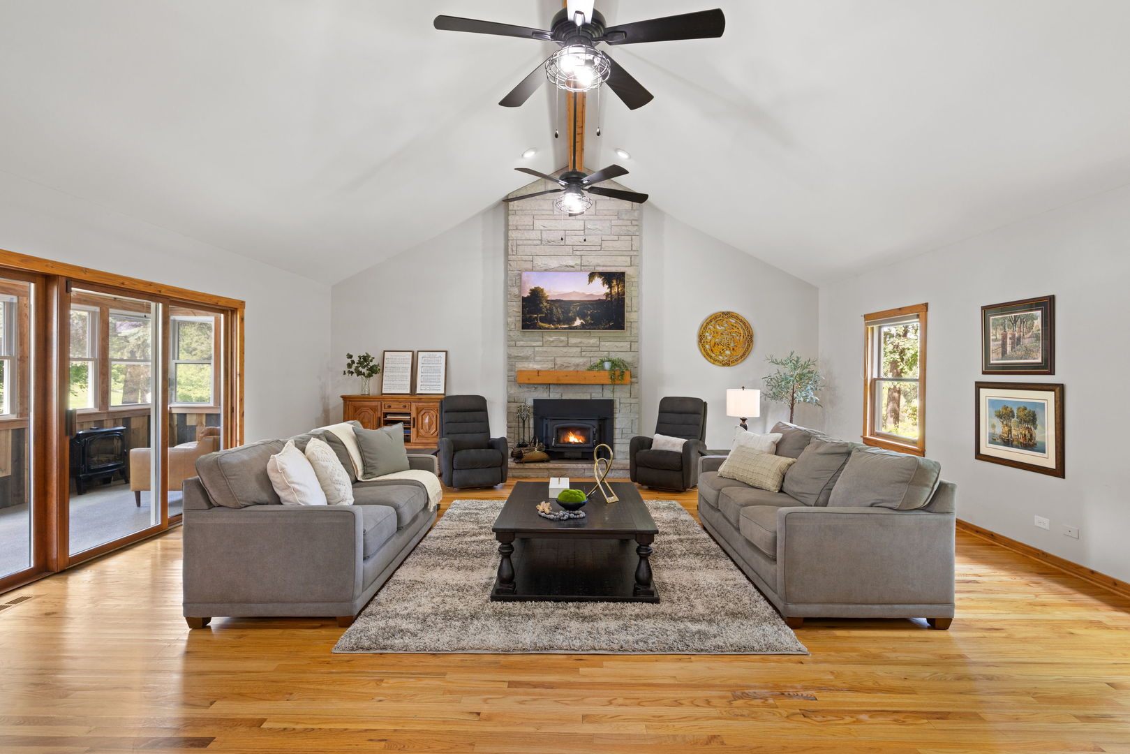 Barrington Hills, Illinois, 60010, United States, 5 Bedrooms Bedrooms, ,5 BathroomsBathrooms,Residential,For Sale,1938528