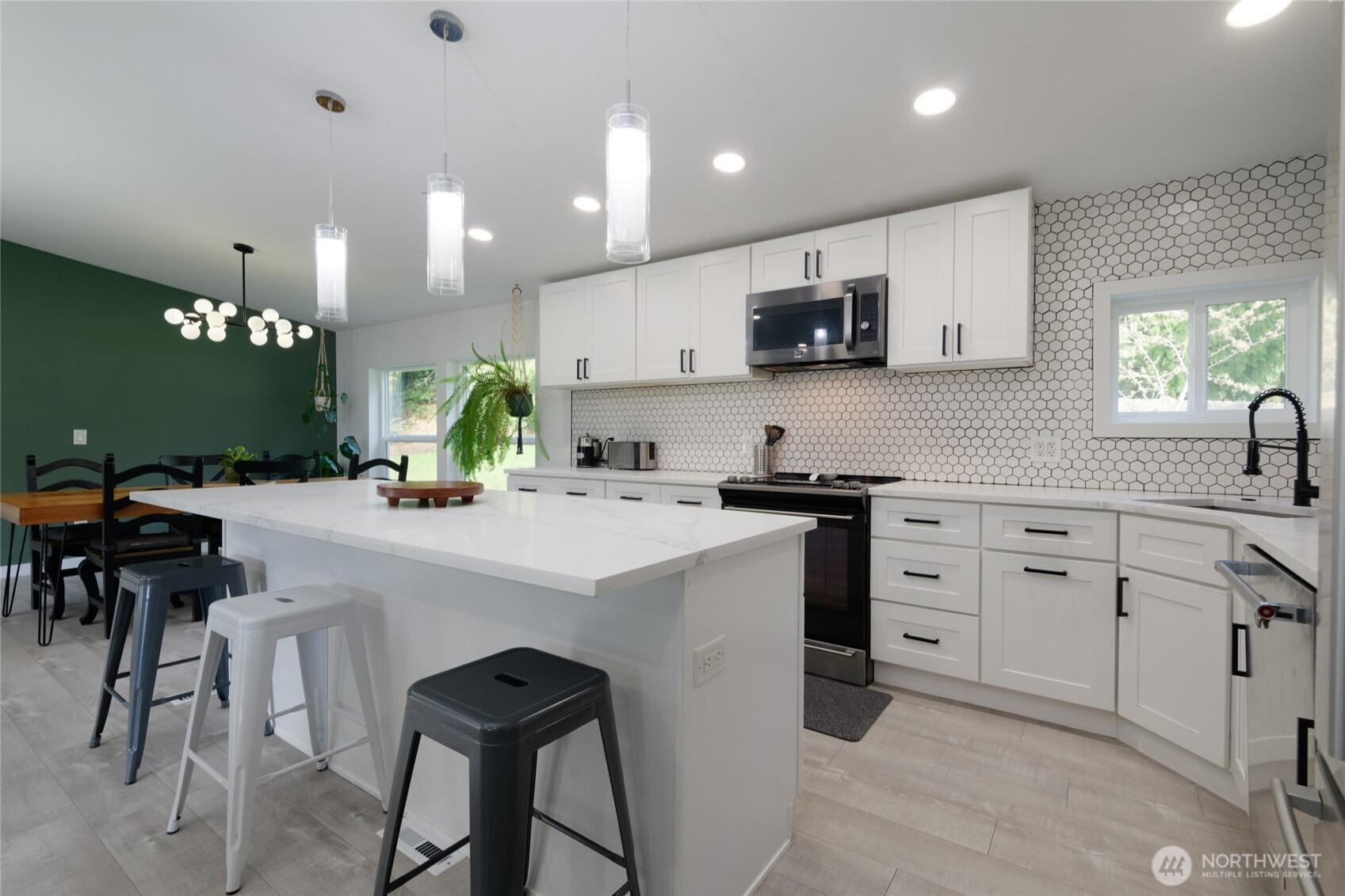 POULSBO, Washington, 98370, United States, 4 Bedrooms Bedrooms, ,2 BathroomsBathrooms,Residential,For Sale,1876426