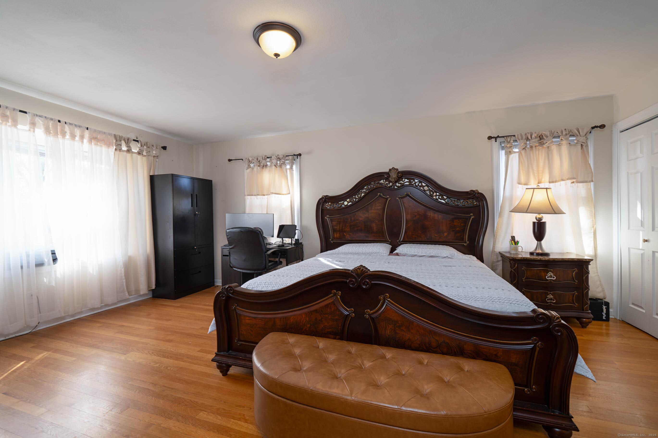 Hamden, Connecticut, 06517, United States, 4 Bedrooms Bedrooms, ,4 BathroomsBathrooms,Residential,For Sale,1982010