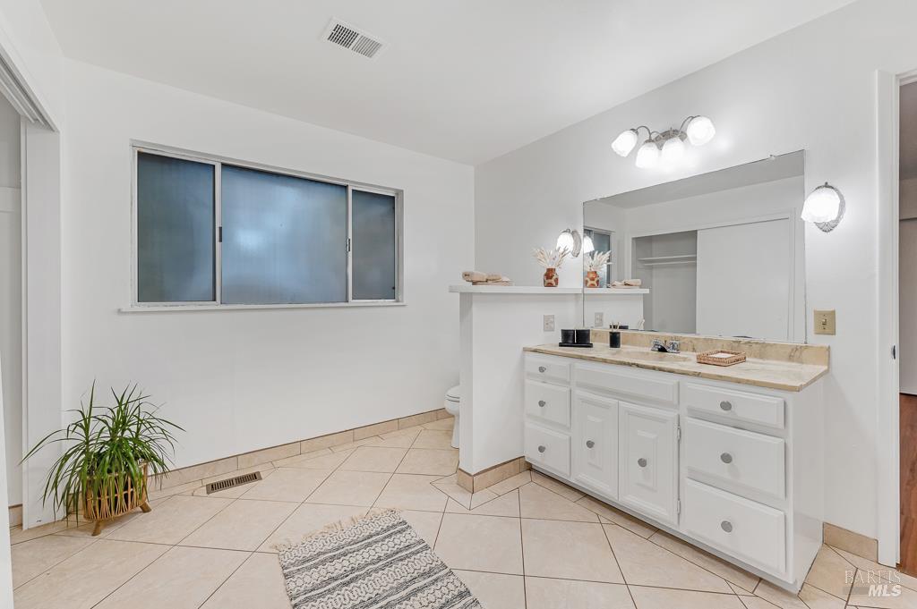 Sebastopol, California, 95472, United States, 3 Bedrooms Bedrooms, ,3 BathroomsBathrooms,Residential,For Sale,1938553