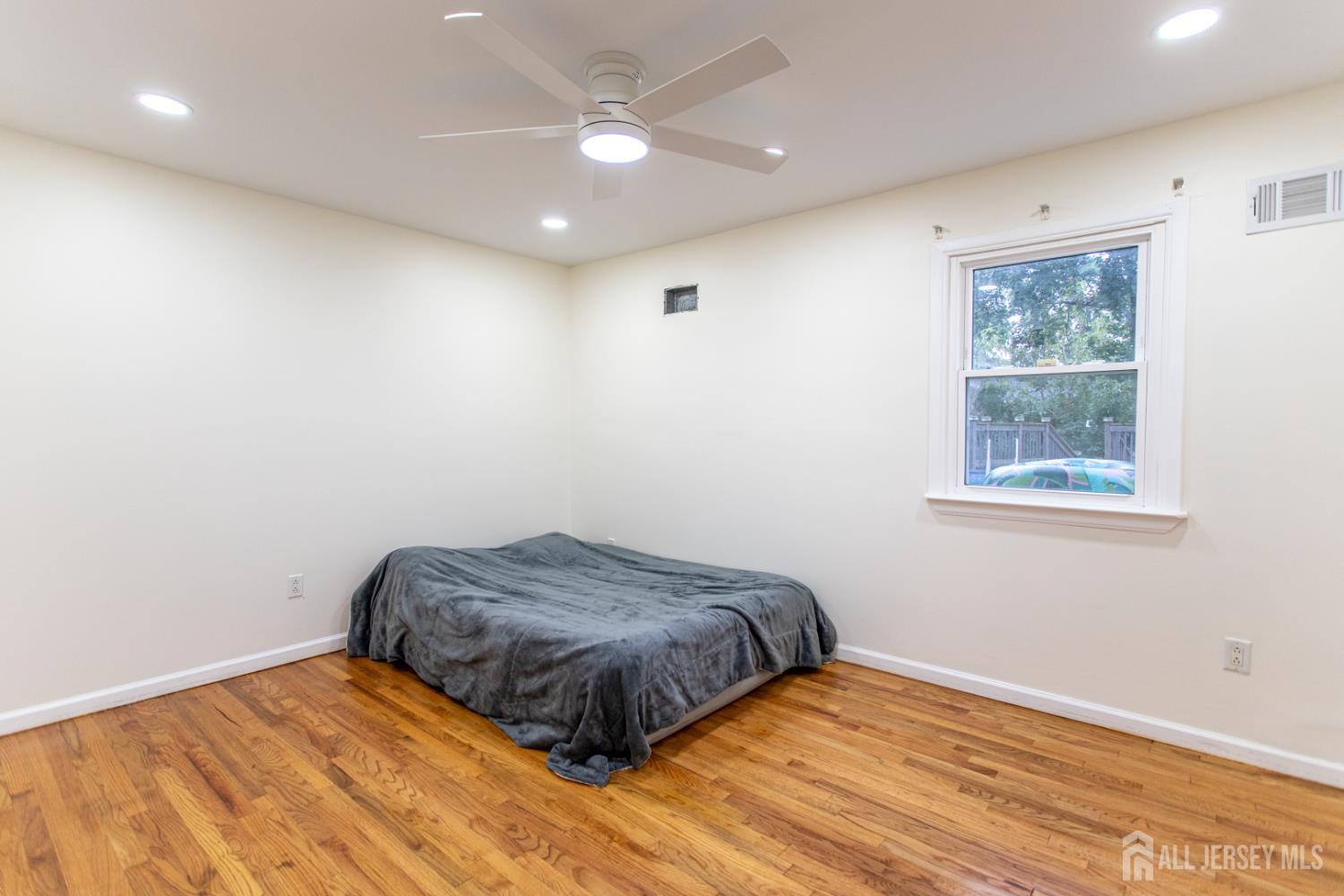 Toms River, New Jersey, 08757, United States, 4 Bedrooms Bedrooms, ,2 BathroomsBathrooms,Residential,For Sale,1982321