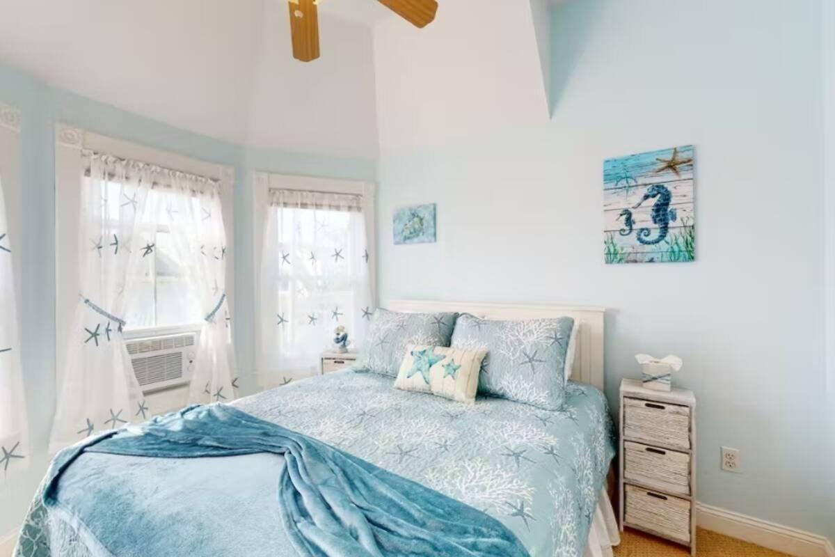 Wareham, Massachusetts, 02571, United States, 3 Bedrooms Bedrooms, ,2 BathroomsBathrooms,Residential,For Sale,1927382