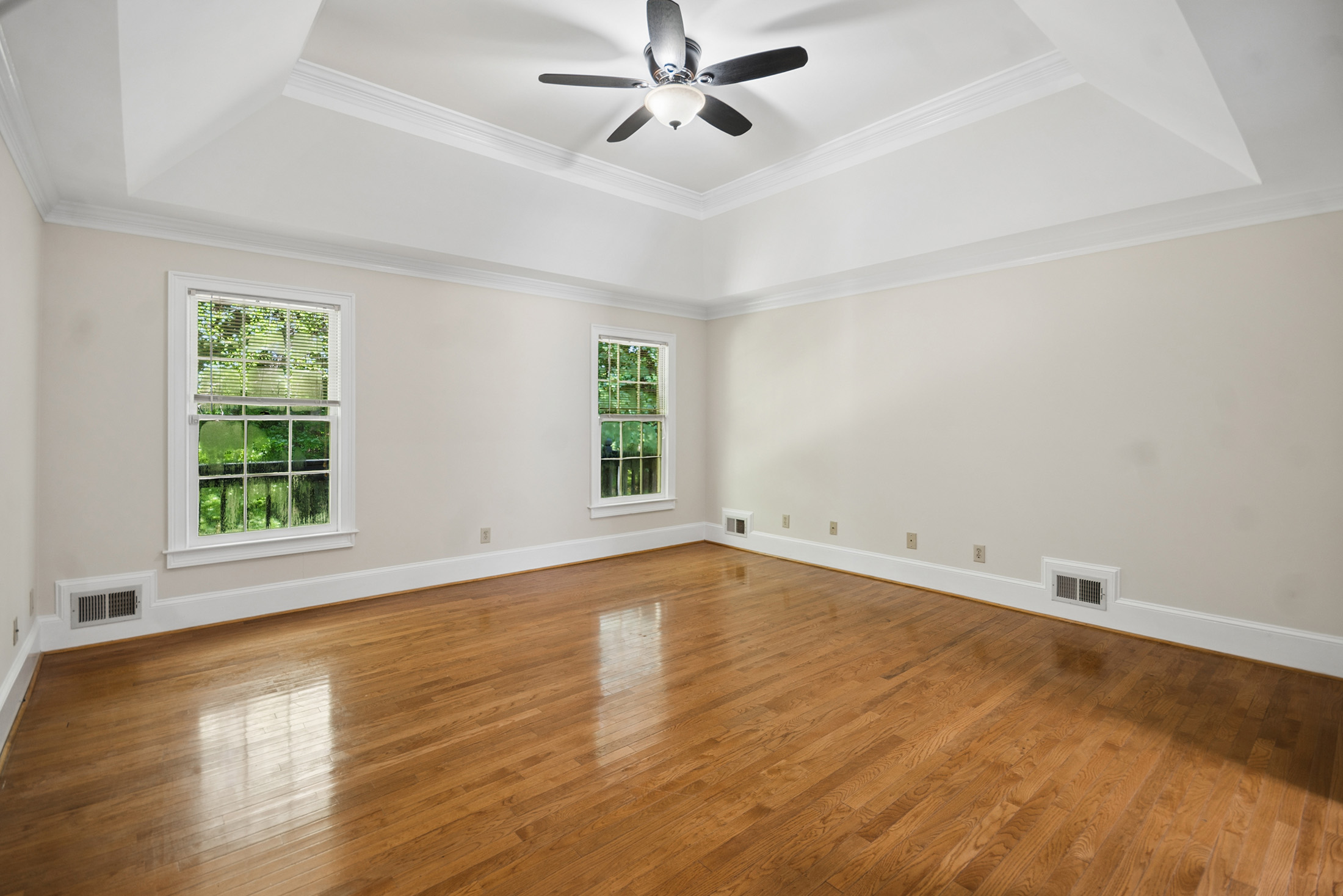  Beautifully Refreshed Ranch Nestled on an Expansive Cul-de-sac Lot - 物件實景
