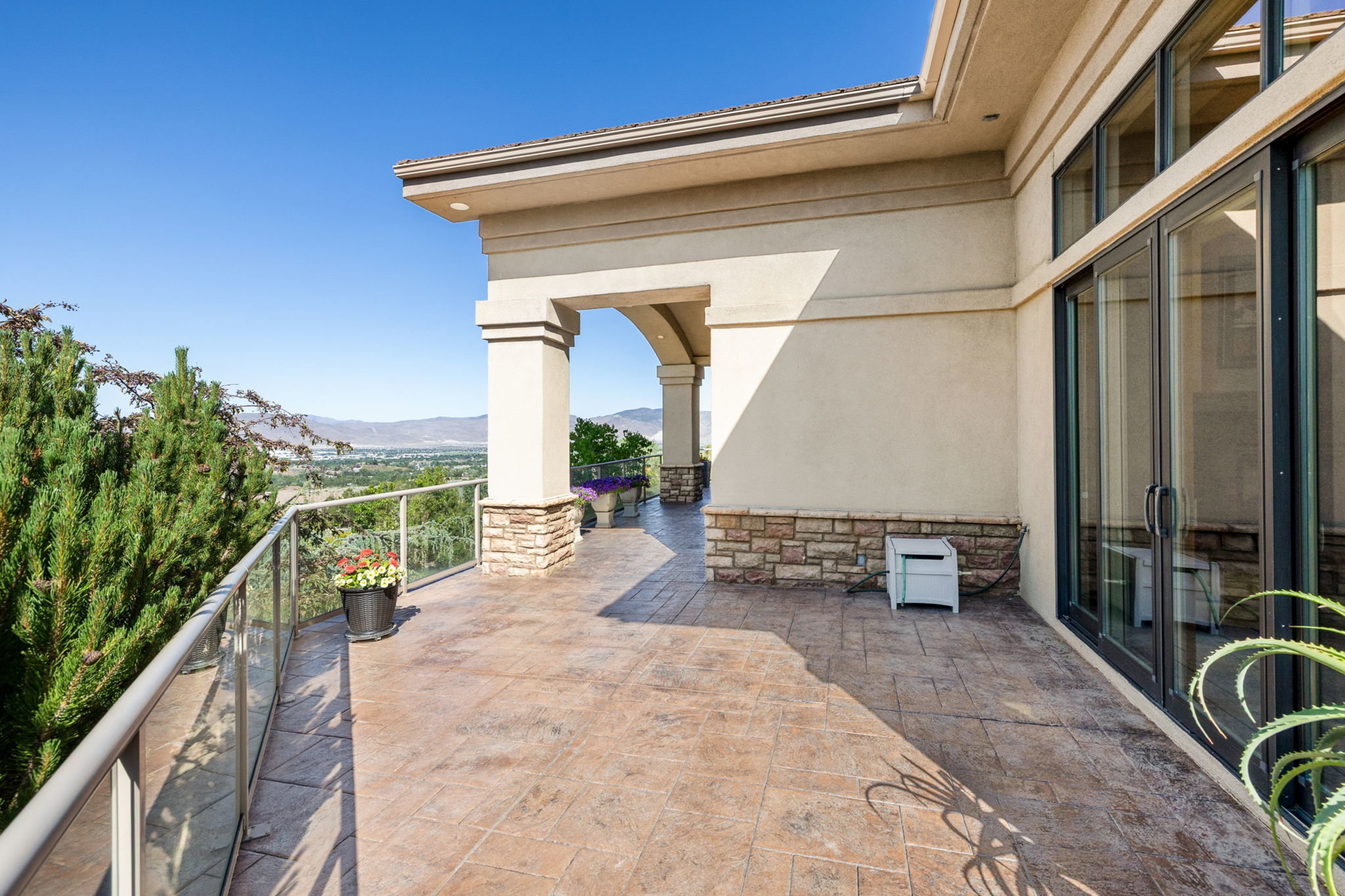  Stunning Custom Home with Breathtaking Views in Reno - 物件實景
