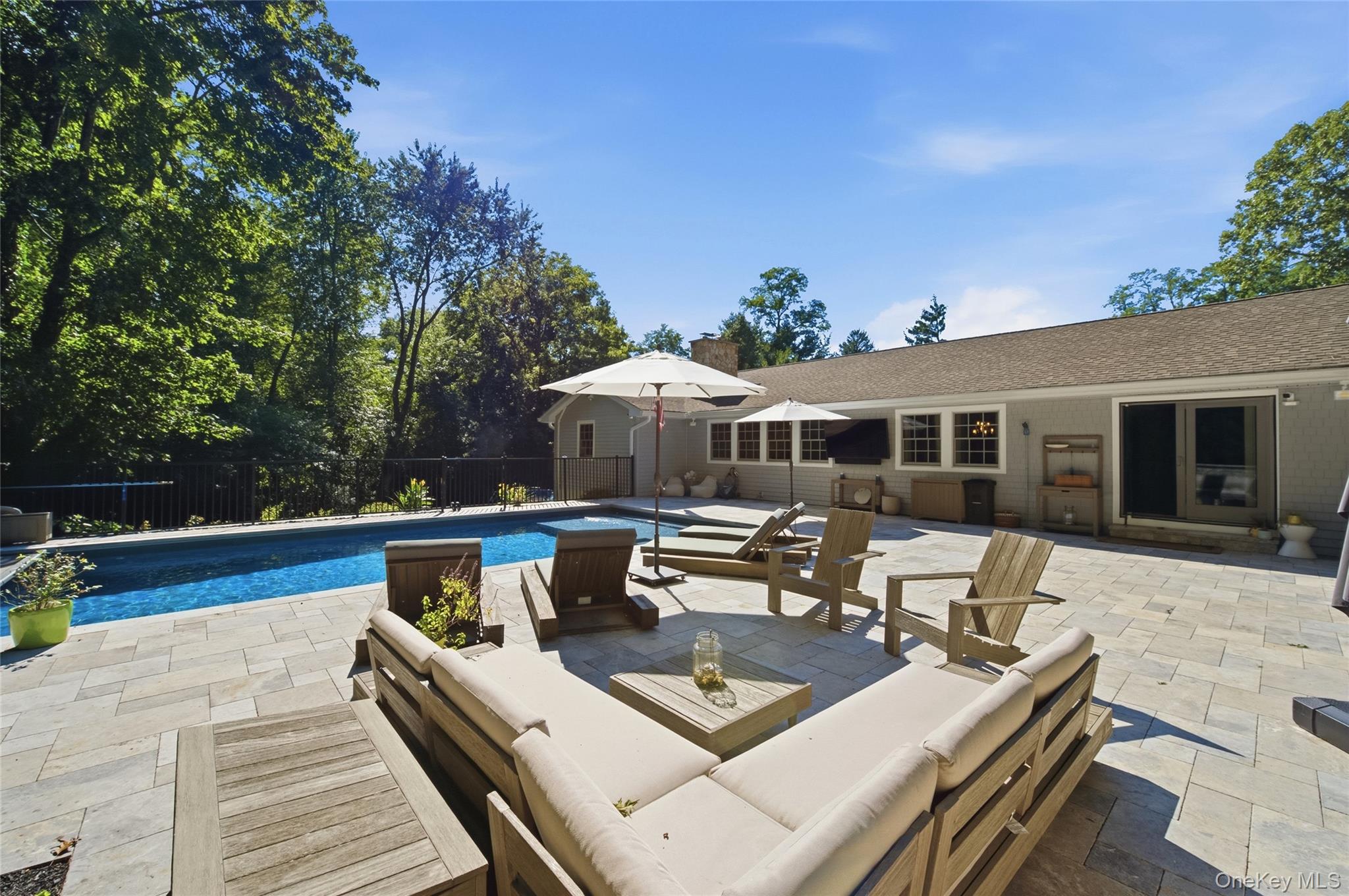  30 Cove Road, Huntington, NY, 11743 - 物件實景