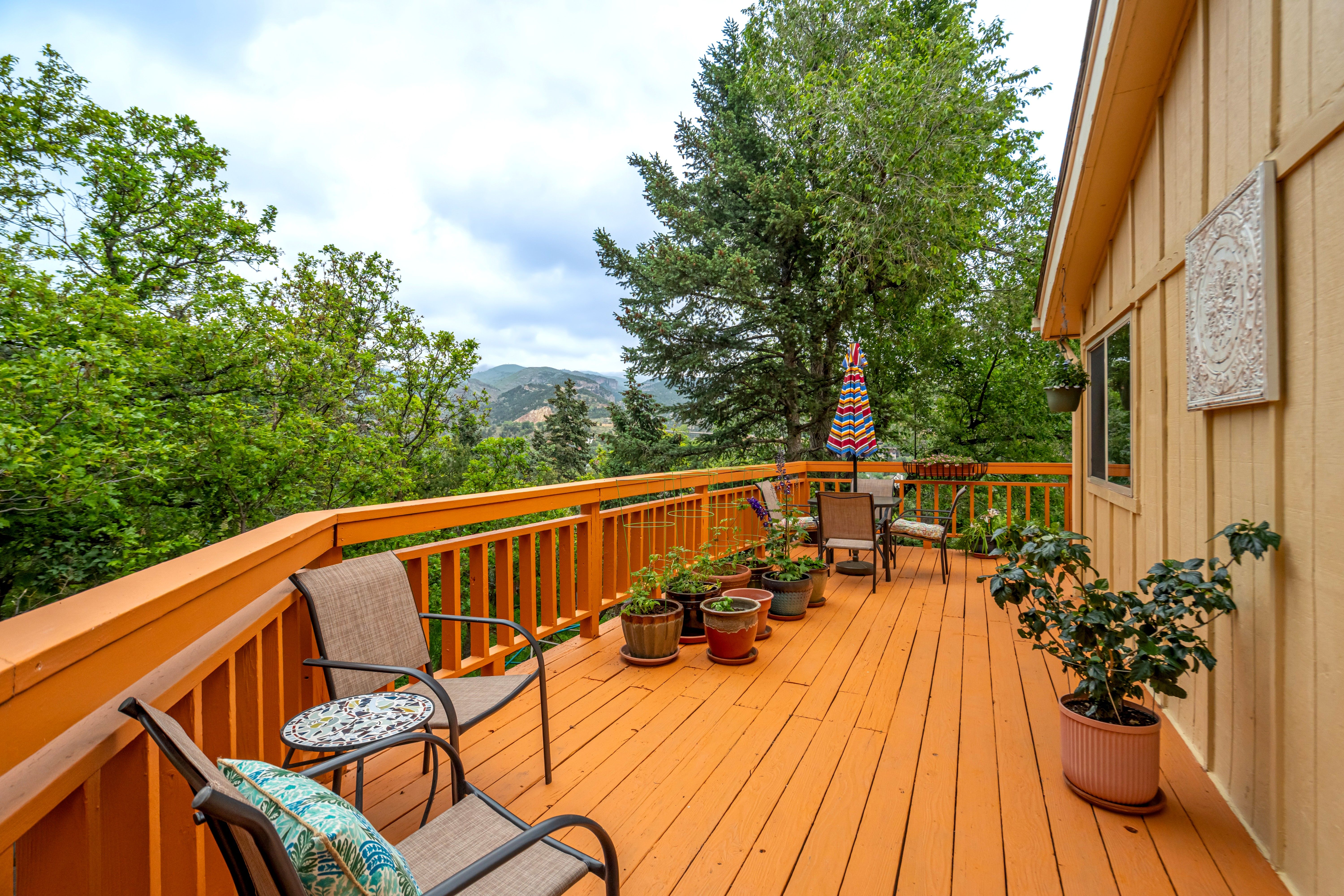  Extraordinary Mountain Retreat Perched Above the Heart of Manitou Springs - 物件實景