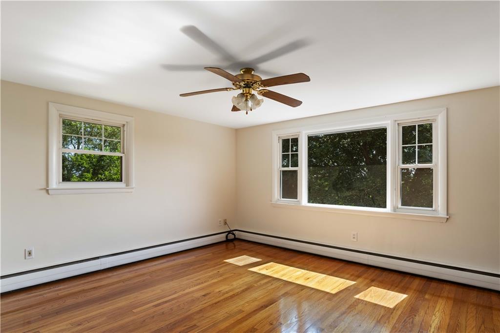 Portsmouth, Rhode Island, 02871, United States, 3 Bedrooms Bedrooms, ,2 BathroomsBathrooms,Residential,For Sale,1974528