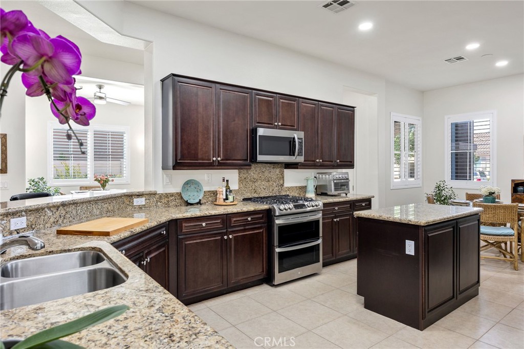 Hemet, California, 92545, United States, 2 Bedrooms Bedrooms, ,3 BathroomsBathrooms,Residential,For Sale,2034070