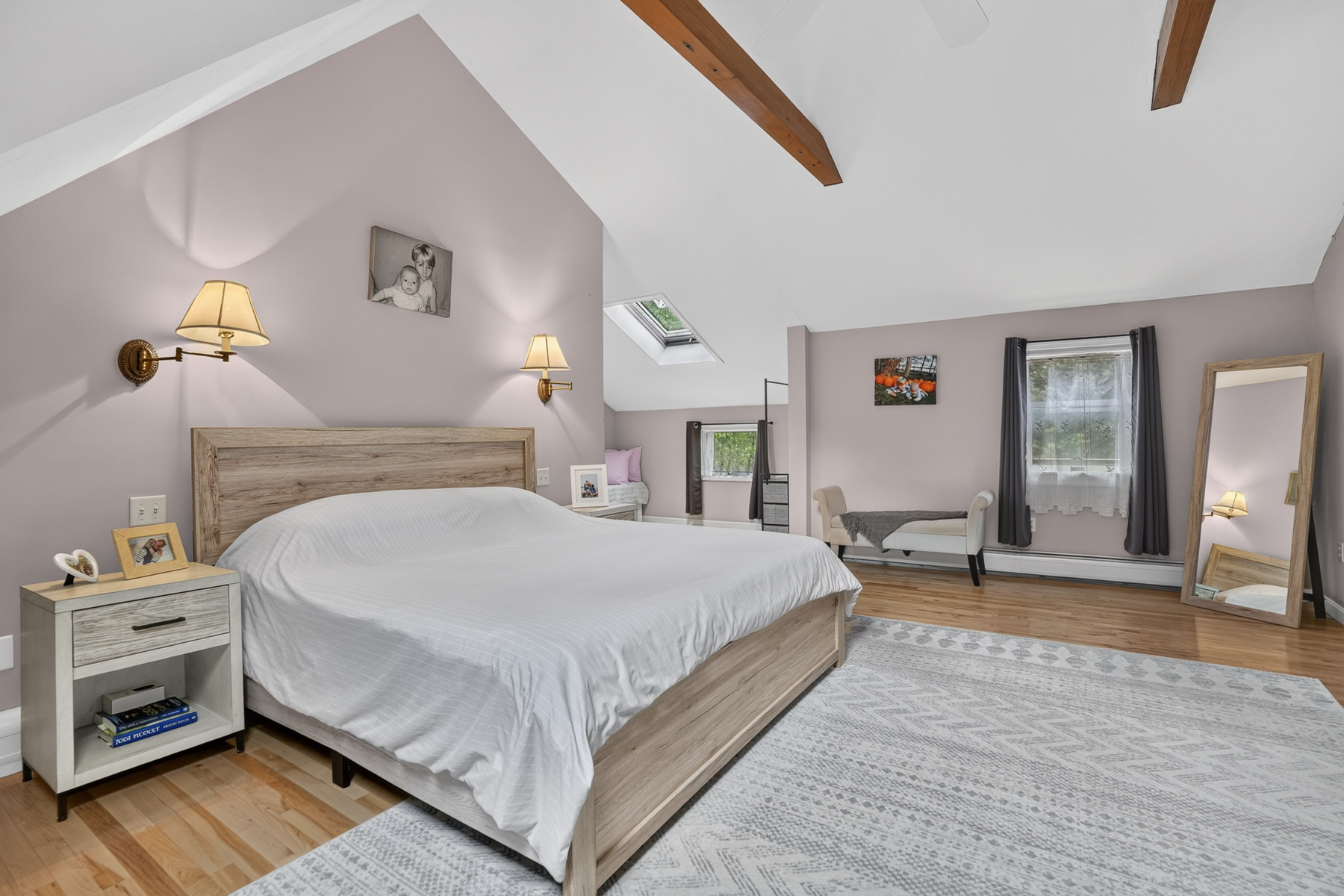  Expanded Cape-Style Home in Oak Bluffs - 物件實景