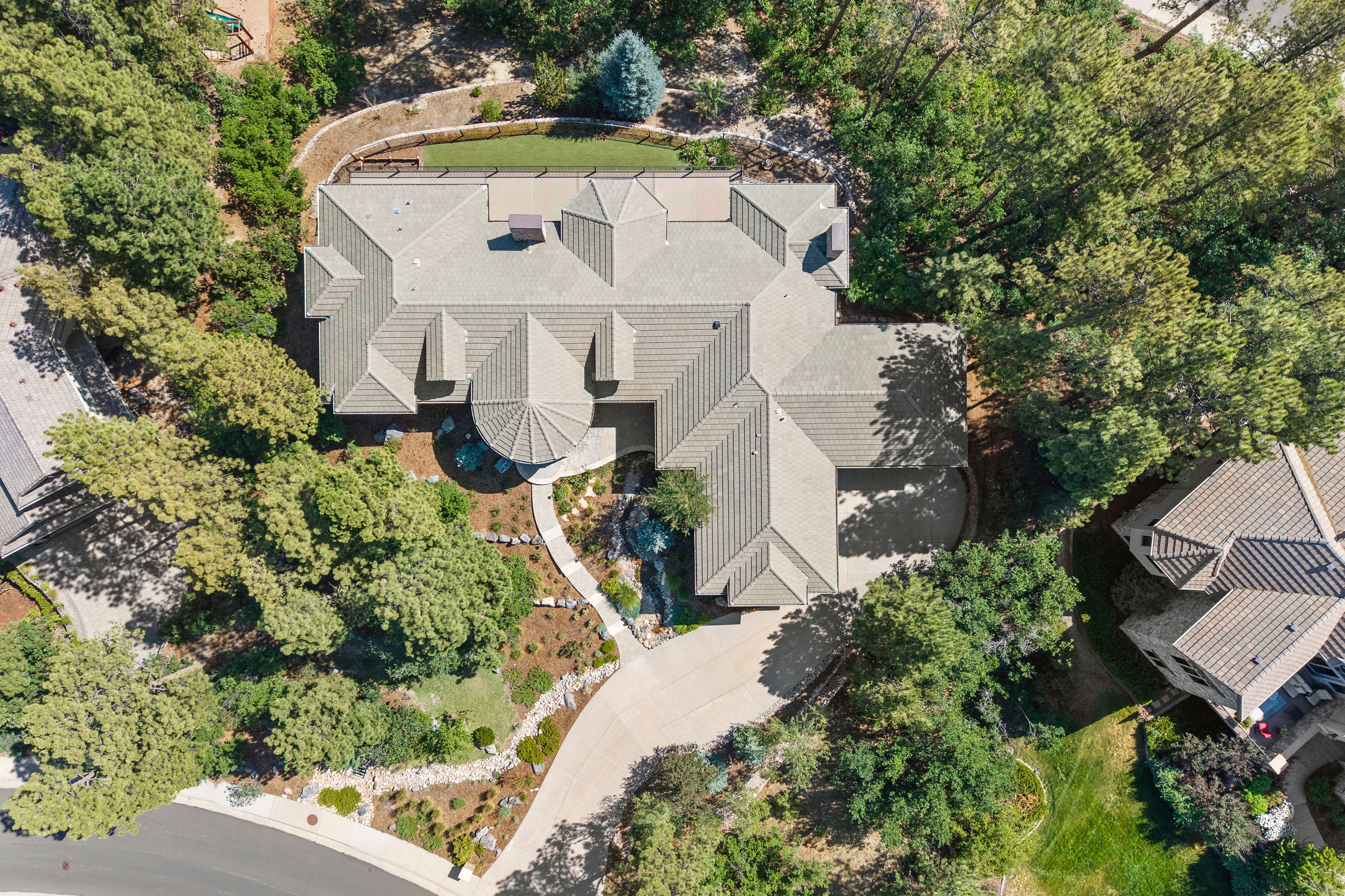  Spectacular custom ranch with a walk-out finished basement - 物件實景