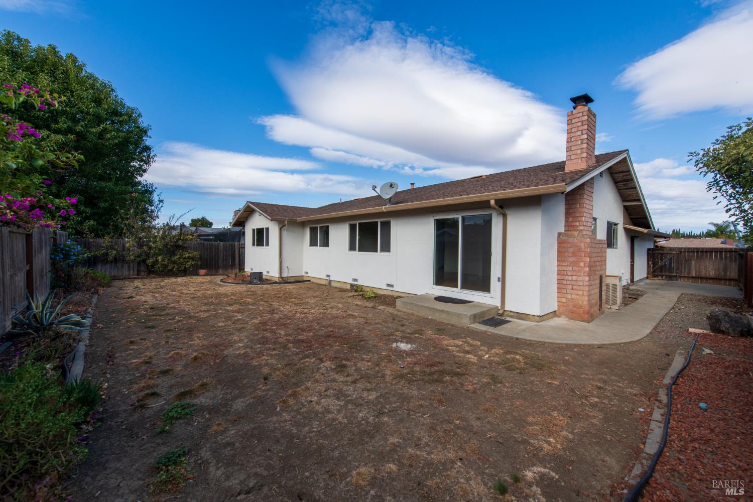 Vacaville, California, 95687, United States, 4 Bedrooms Bedrooms, ,2 BathroomsBathrooms,Residential,For Sale,1977124