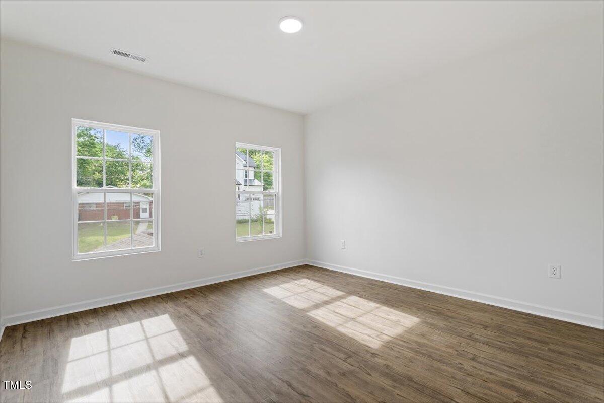 Durham, North Carolina, 27707, United States, 4 Bedrooms Bedrooms, ,4 BathroomsBathrooms,Residential,For Sale,1882318