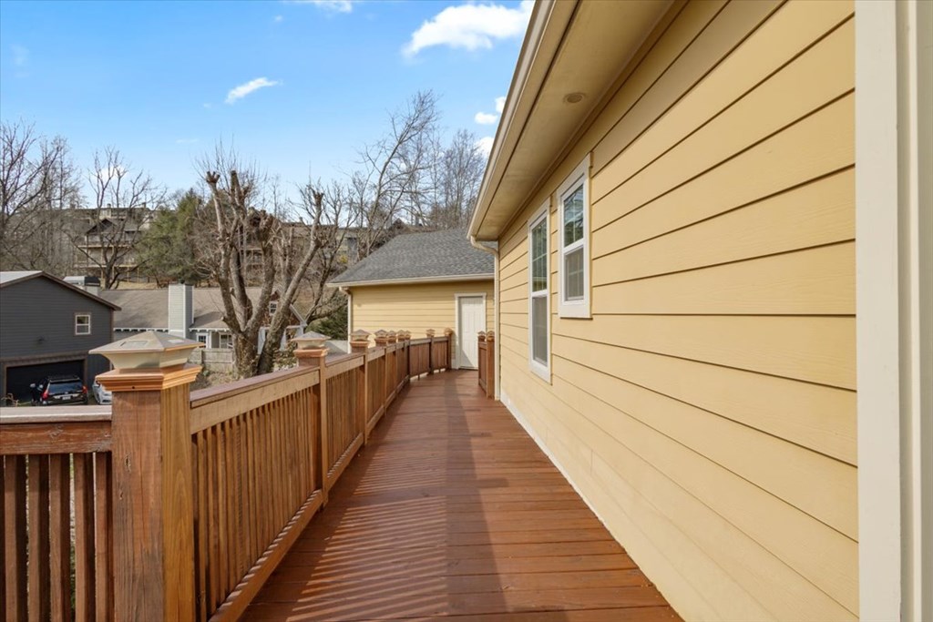 Blue Ridge, Georgia, 30513, United States, 3 Bedrooms Bedrooms, ,2 BathroomsBathrooms,Residential,For Sale,1979070