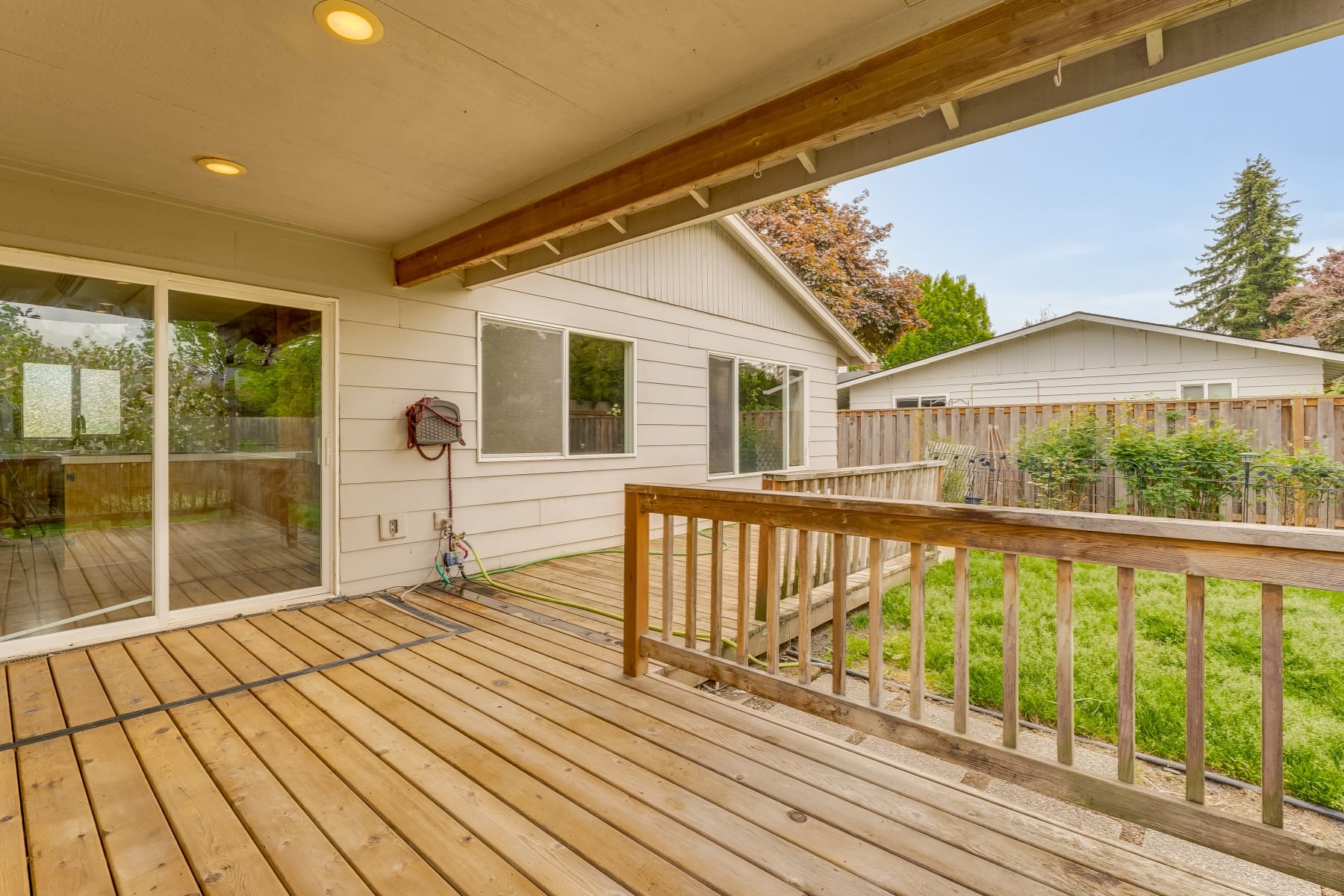  2024 NE POYNTER ST Hillsboro, OR 97124 - 物件實景