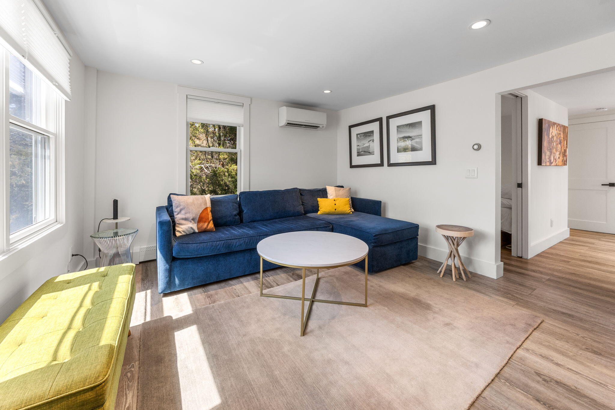  Private West End Escape with Expansive Deck and Natural Light - 物件實景