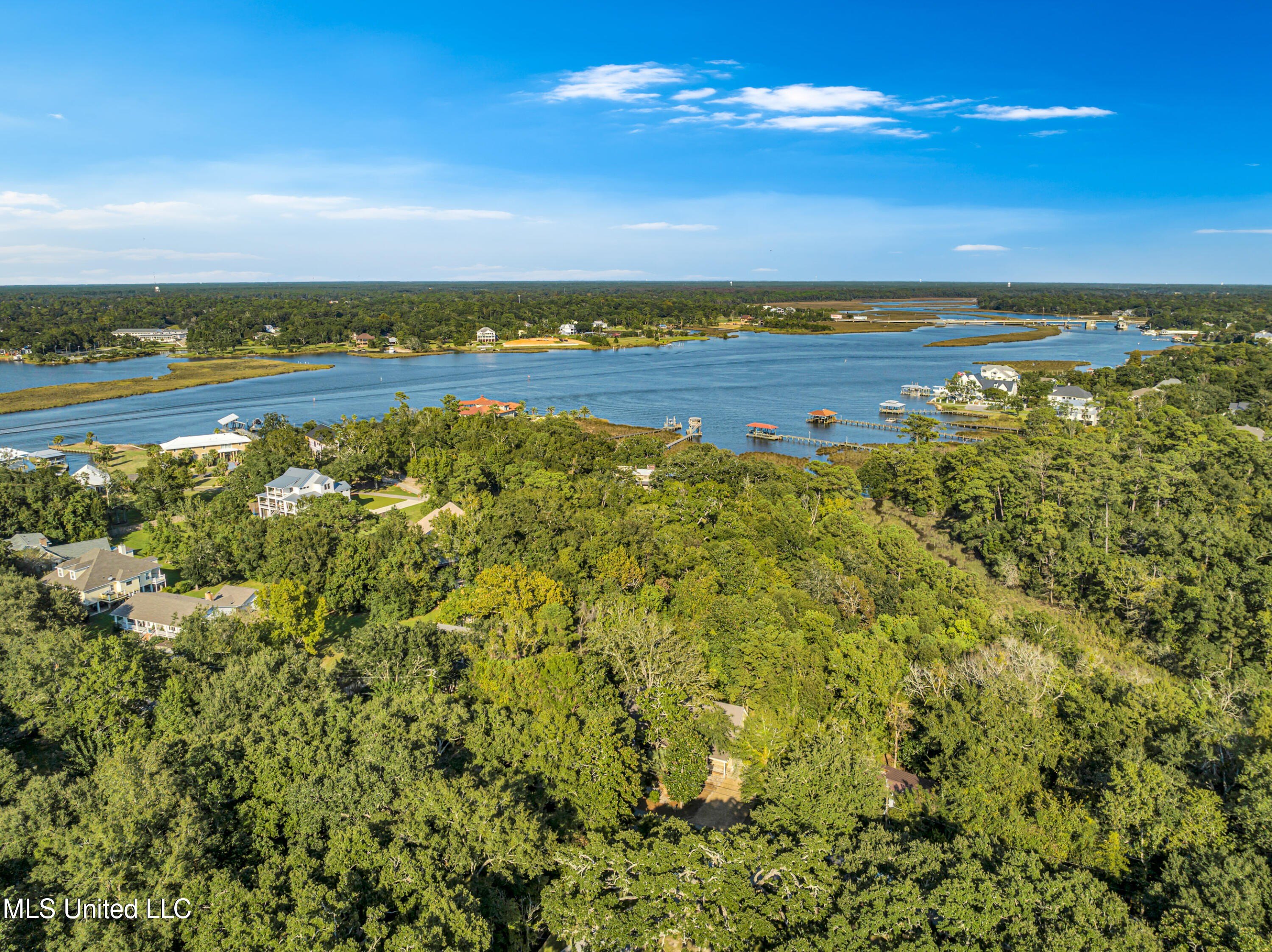 Ocean Springs, Mississippi, 39564, United States, 3 Bedrooms Bedrooms, ,4 BathroomsBathrooms,Residential,For Sale,1942785