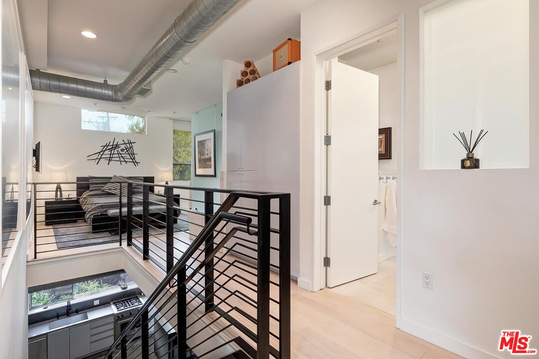 West Hollywood, California, 90069, United States, 2 Bedrooms Bedrooms, ,2 BathroomsBathrooms,Residential,For Sale,1760061
