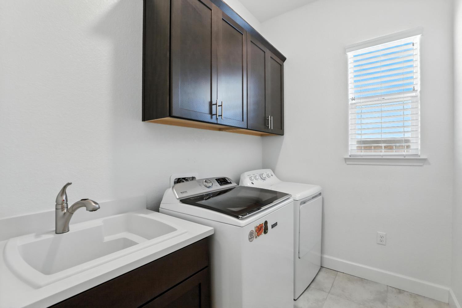 Sacramento, California, 95835, United States, 4 Bedrooms Bedrooms, ,3 BathroomsBathrooms,Residential,For Sale,1890575