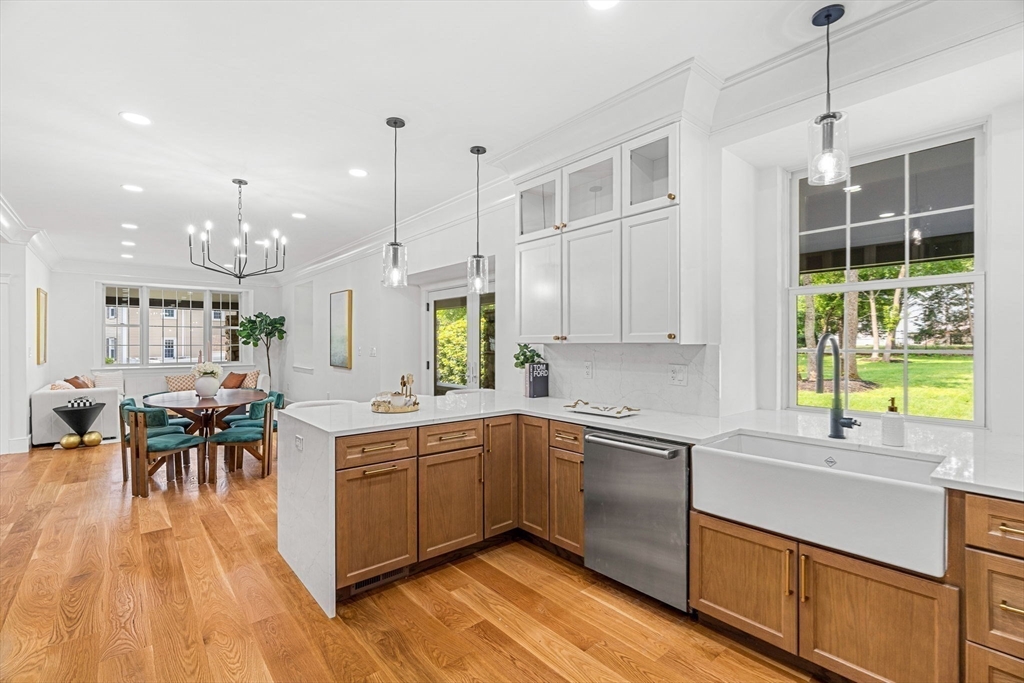 Natick, Massachusetts, 01760, United States, 5 Bedrooms Bedrooms, ,6 BathroomsBathrooms,Residential,For Sale,1901321