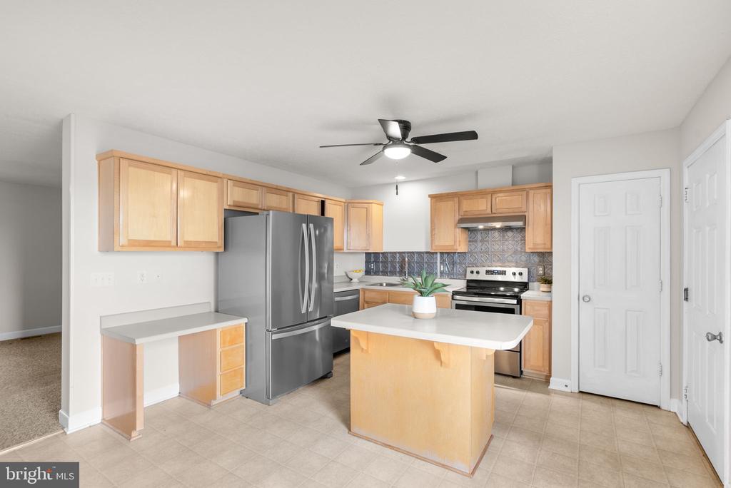 Frederick, Maryland, 21703, United States, 3 Bedrooms Bedrooms, ,3 BathroomsBathrooms,Residential,For Sale,1935163