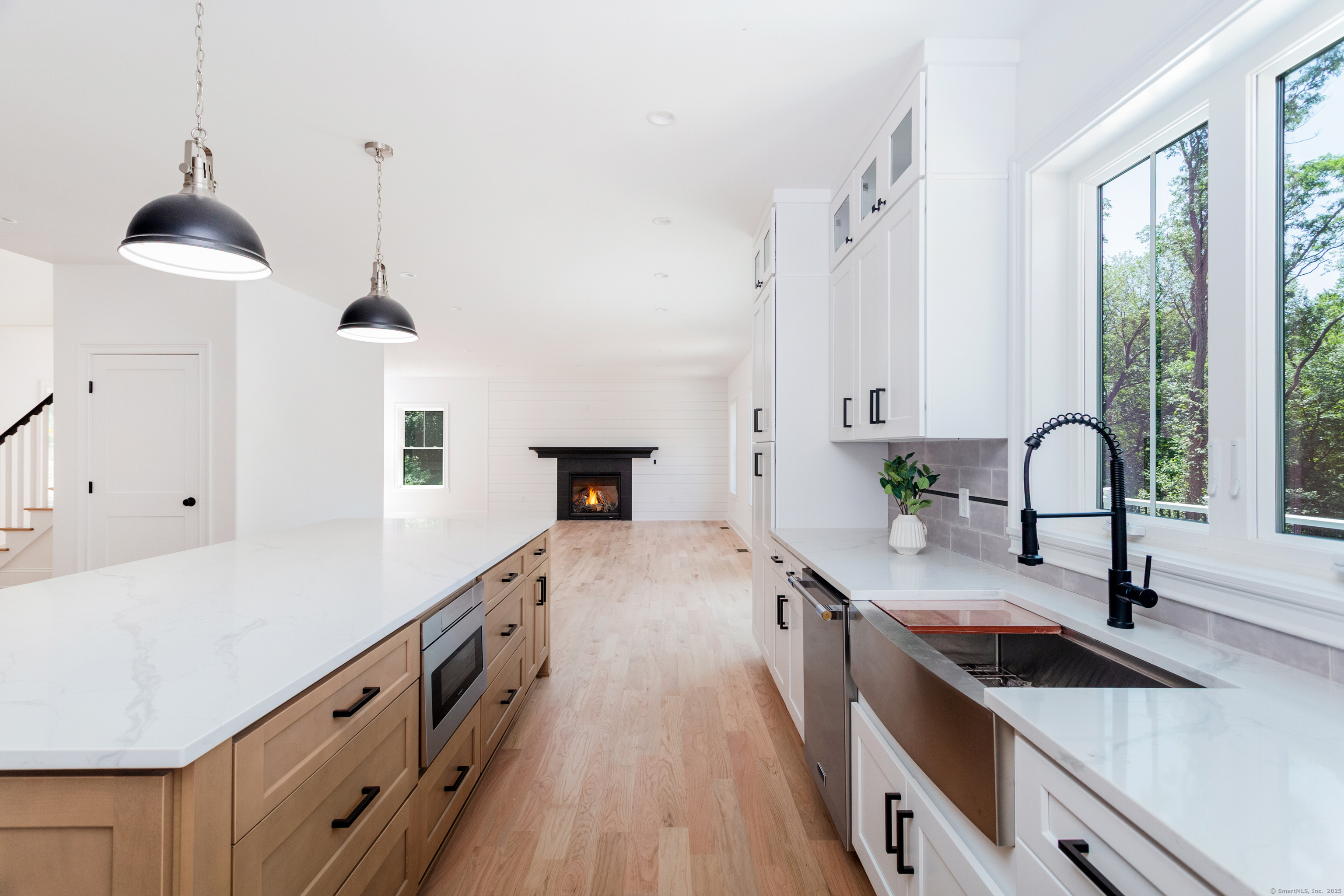 Stratford, Connecticut, 06614, United States, 4 Bedrooms Bedrooms, ,3 BathroomsBathrooms,Residential,For Sale,1987669