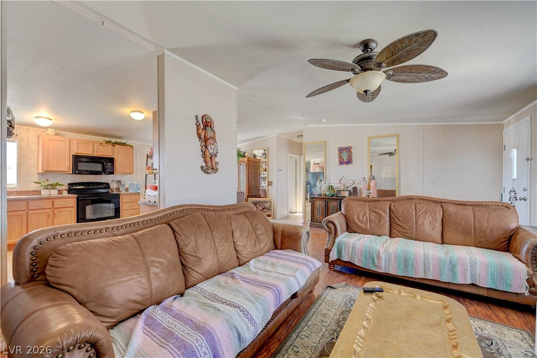 Las Vegas, Nevada, 89161, United States, 3 Bedrooms Bedrooms, ,2 BathroomsBathrooms,Residential,For Sale,2032219