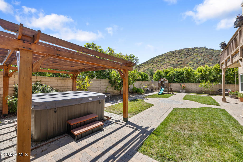 Newbury Park, California, 91320, United States, 4 Bedrooms Bedrooms, ,4 BathroomsBathrooms,Residential,For Sale,1941657