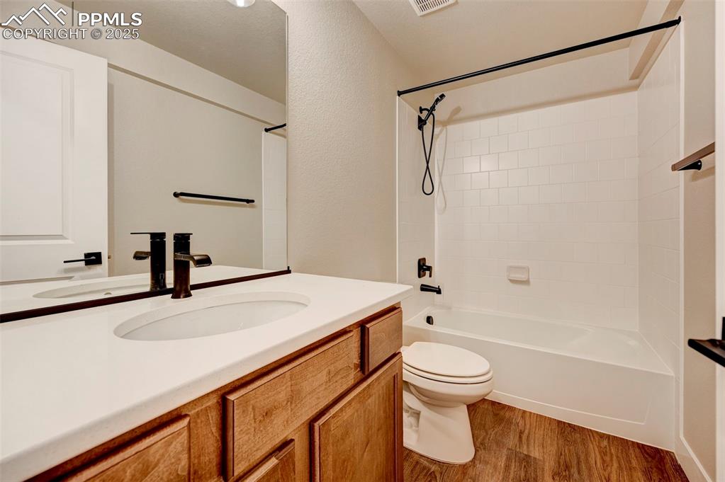 Colorado Springs, Colorado, 80925, United States, 5 Bedrooms Bedrooms, ,3 BathroomsBathrooms,Residential,For Sale,1850122