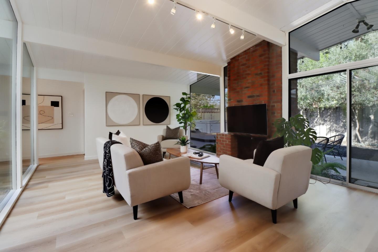 Cupertino, California, 95014, United States, 4 Bedrooms Bedrooms, ,2 BathroomsBathrooms,Residential,For Sale,1986289